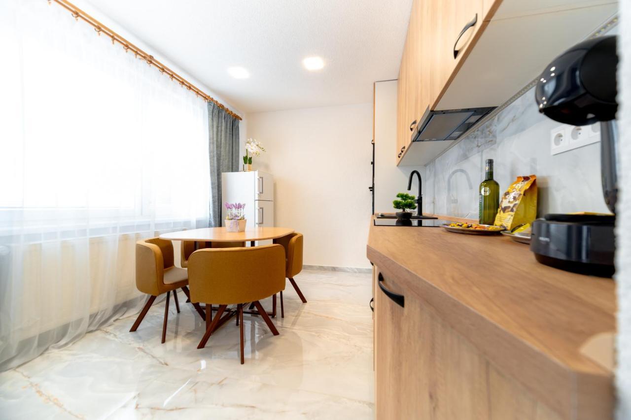 Apartman Discreet Kysucke Nove Mesto Exterior photo