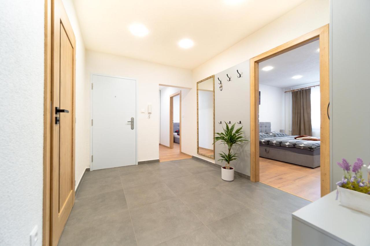 Apartman Discreet Kysucke Nove Mesto Exterior photo