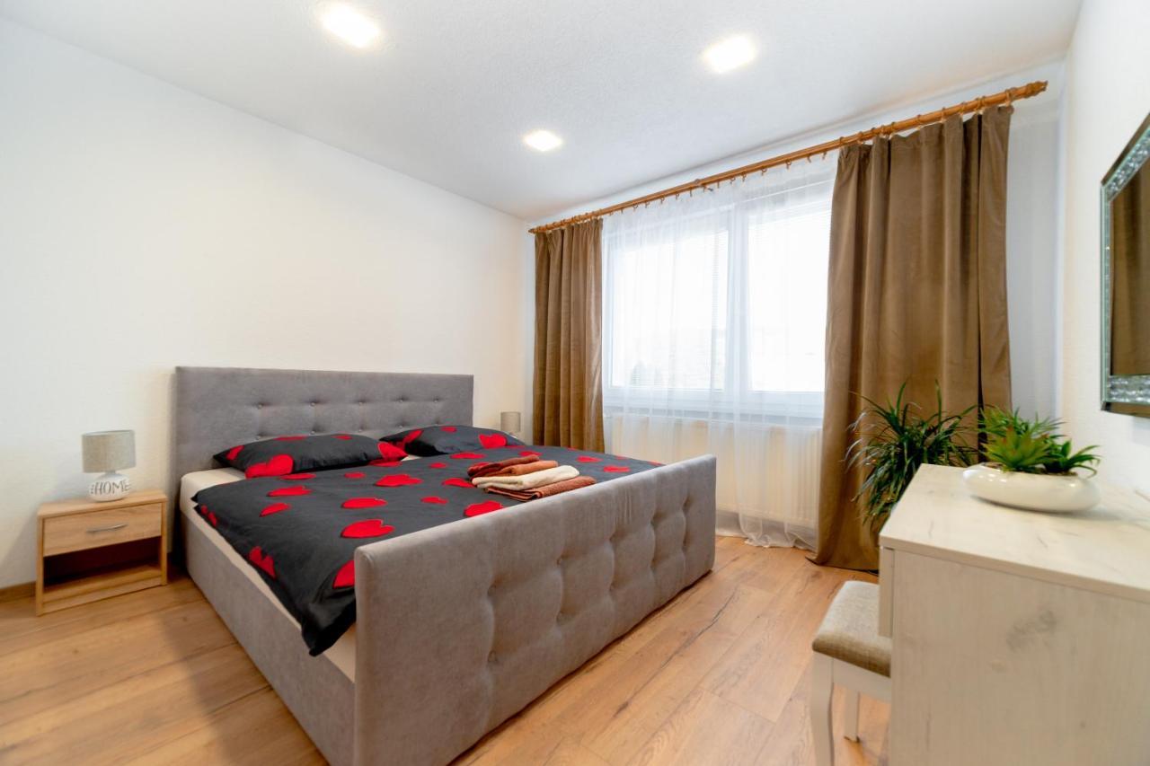 Apartman Discreet Kysucke Nove Mesto Exterior photo